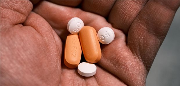 Antiretrovirale Therapie bei HIV: Auf diese Arzneimittelinteraktionen sollten Sie achten Moderne antiretrovirale Medikamente wie diese haben wenig Risiko für Arznei-Wechselwirkungen. Trotzdem lohnt es sich, bei manchen Situationen genauer hinzuschauen.