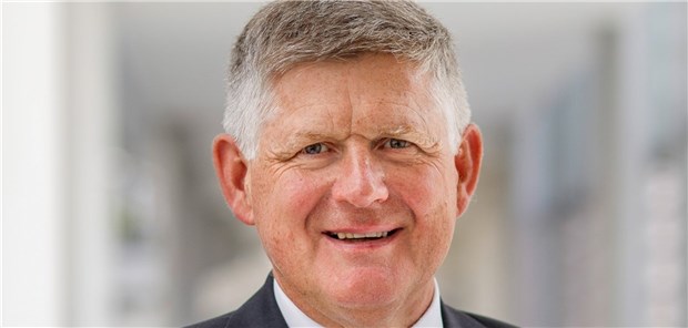Wege zur optimalen Versorgung Krebskranker Professor Andreas Hochhaus, Präsident des DKK: „Durch die Art, wie die Sitzungen angelegt sind, wollen wir Krankheiten in Gänze erfassen – im Mittelpunkt steht der Patient und das, was ihm nutzt.“