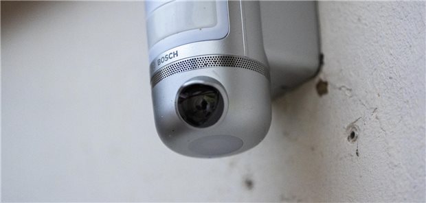 Massiver Datenschutzverstoß: Hautarzt ließ Patienten und MFA per Video überwachen Ärztinnen und Ärzte dürfen Patienten und ihr Personal nicht ungefragt per Video überwachen.