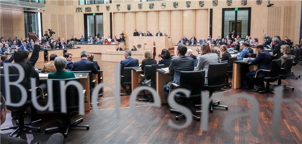 Streit ums Sparpaket: Warken warnt Länderkollegen vor Blockade Am Freitag trifft sich das Plenum des Bundesrats in Berlin. Abgestimmt wird bei der Sitzung auch darüber, ob im Streit um das GKV-Sparpaket der Vermittlungsausschuss angerufen werden soll.