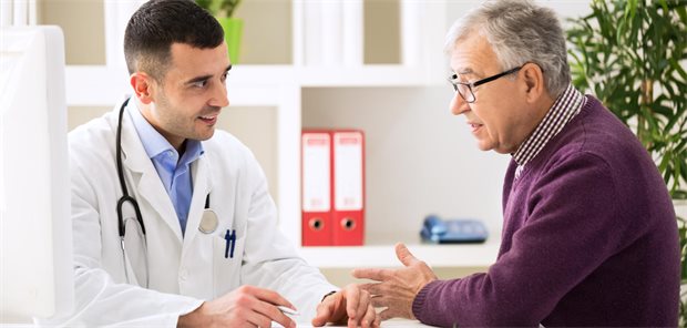 Angst und Depressionen können auf kognitive Beeinträchtigungen hinweisen Arzt-Patienten-Gespräch