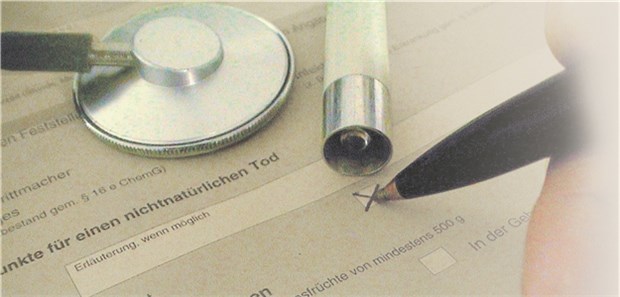 Leichenschau – viel Aktionismus, wenig Fortschritt? Attestieren Ärzte eine nicht-natürliche Todesursache, muss die Polizei gerufen werden.