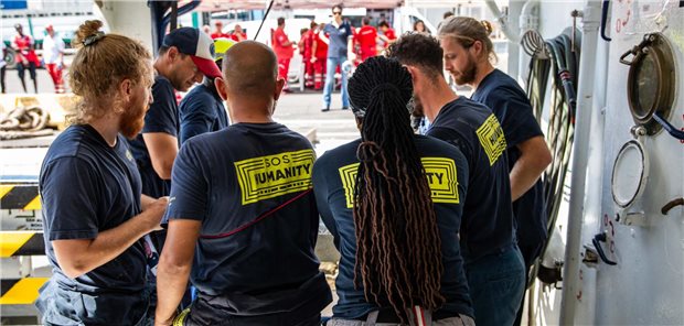 Seenotretter Schmid: „So viele ertrinken im Mittelmeer und so wenige Menschen juckt‘s“