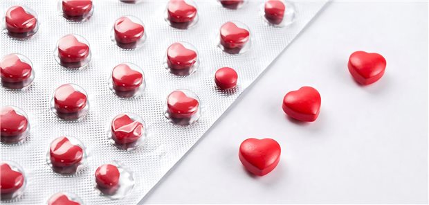 Sind SGLT2-Inhibitoren bei kardialer Amyloidose von Nutzen? Tabletten in Herzform