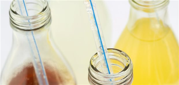 Zuckersteuer: Warum es jetzt ein politisches Umdenken braucht Bunt und süß: In Deutschland nimmt die Debatte um eine Abgabe etwa auf zuckerhaltige Limos wieder Fahrt auf.