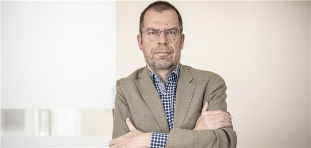 Prof. Dr. med. Jürgen Windeler, Arzt und Professor für Medizinische Biometrie und Klinische Epidemiologie, in der Redaktion der Ärzte Zeitung in Berlin.