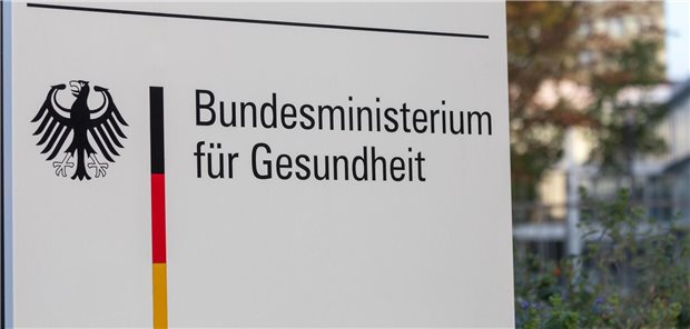 Bundesgesundheitsministerium gibt grünes Licht für Absenkung der Psychotherapie-Honorare Schild des Bundesgesundheitsministeriums.