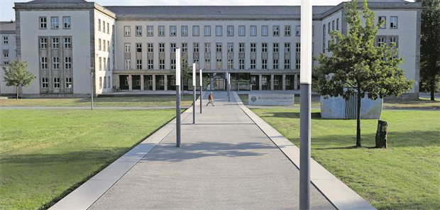 Urteil: Unfallschutz auch bei abgewichenem Arbeitsweg wegen Hypoglykämie Das Bundessizialgericht in Kassel