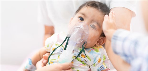Das Respiratorische Synzytial-Virus (RSV) kann Kinder in jedem Alter treffen. Deshalb soll jetzt die Kasse die Impfung übernehmen.