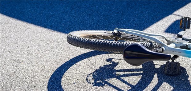 Erfahrungsbericht: Monatelange postkommotionelle Symptome nach Fahrradsturz Ein Fahrrad auf dem Boden