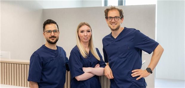 KV Nordrhein erprobt KI-Tools in Kölner Hausarztpraxis Dr. Bahman Afzali, Verena Thomsen und Dr. Richard Betten-Gowin