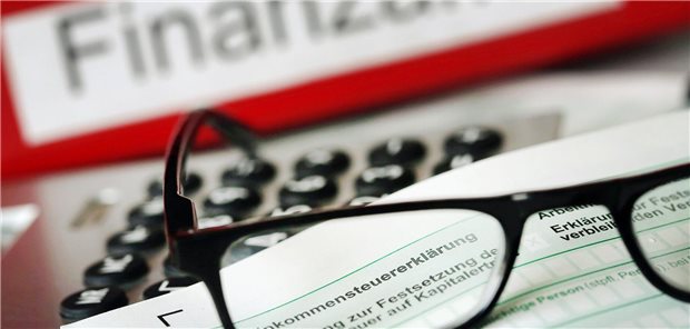 Das ändert sich 2026 bei Steuern und Versicherungen in Praxen Steuererklärung und Unterlagen