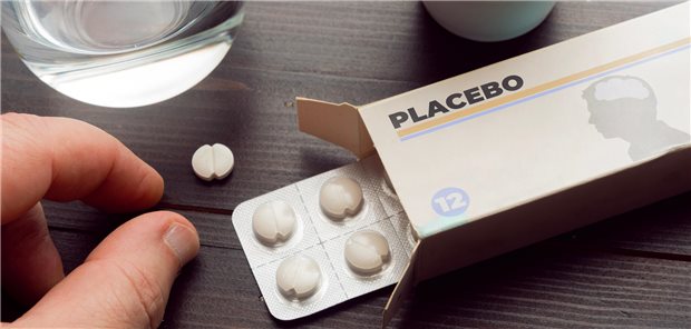 Die Autorinnen und Autoren resümieren, dass der Vergleich der Verläufe verschiedener Erkrankungen unter Placebo indirekt zum Verständnis der Ätiologie von Krankheiten beitragen und möglicherweise Einblicke in den anteiligen Einfluss von organischen und psychogenen Faktoren geben könnte.