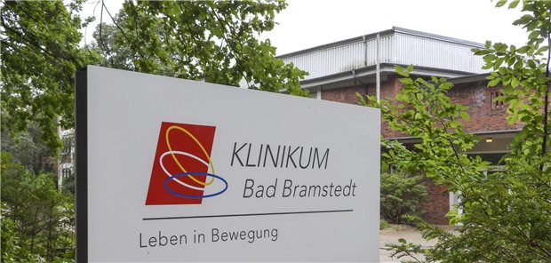 Schild vor dem Krankenhaus Bad Bramstedt.