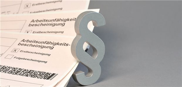 Abschaffung der Telefon-AU: Konsequent in der evidenzfreien Zone unterwegs Das Foto zeigt Formulare für Arbeitsunfähigkeitsbescheinigungen.