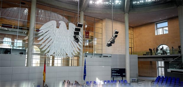 Eine starke Hausarztmedizin kann es auf Dauer nur mit einer starken ambulanten Facharztmedizin geben Die Reform der Notfallversorgung ist am Donnerstag im Bundestag beschlossen worden. Mit entschieden wurden auch Änderungen am Beitragssatzstabilisierungsgesetz. Nun muss noch der Bundesrat sein Placet geben.
