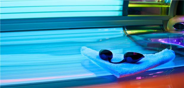 Wie sich das Bräunen im Solarium auf das Melanom-Risiko auswirkt Teilaufnahme eines Solariums.