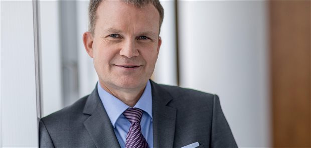 Jens Baas als TK-Chef bestätigt Dr. Jens Baas geht in seine dritte Amtszeit als Vorstandsvorsitzender der Techniker Krankenkasse.