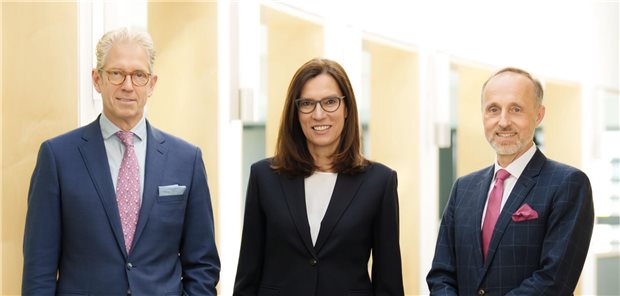 „Enormer Wirtschaftszweig“ (v.l.): KBV-Vorstände Dres. Andreas Gassen, Sibylle Steiner und Stephan Hofmeister.