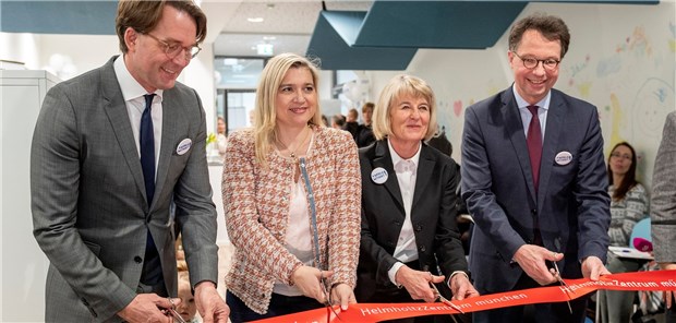 Helmholtz-Forscher fokussieren Eltern-Sensibilisierung Feierliche Eröffnung des Instituts für Diabetesforschung (IDF): Matthias Tschöp CEO Helmholtz Zentrum München, Bayerns Gesundheitsministerin Melanie Huml, IDF-Direktorin Anette Ziegler und Peter Henningsen von der TUM.