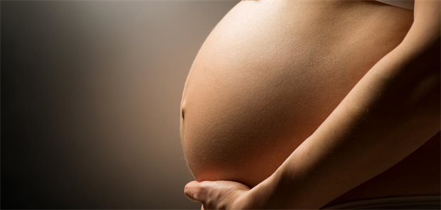 Schwangere und Stillende: Was die anhaltende HIV-Suppression fürs Kind bedeutet Ein Schwangerschaftsbauch