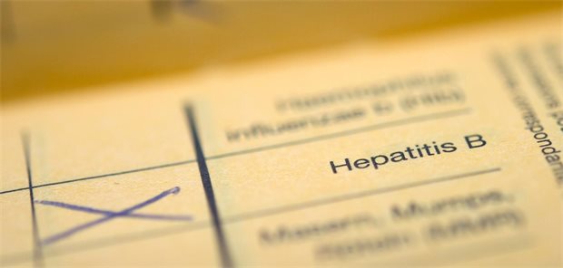 HIV und Impfungen: Was beachten, was testen? Die Hepatitis-B-Impfung hat in einem Impfausweis ein Kreuz.