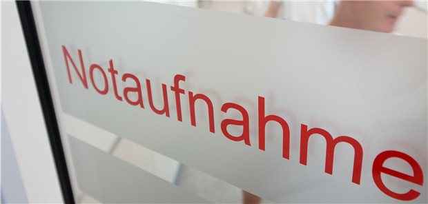 „Corona-Delle“ bei Notfalleinweisungen in Kliniken Im März und April hatten es die Notaufnahmen der Kliniken mit deutlich weniger Patienten mit Herzinfarkten, Schlaganfällen und psychischen Erkrankungen zu tun.