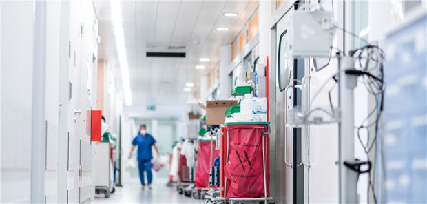 In Alarmstimmung: Gesundheitsinitiativen und Landkreise sind wegen Krankenhausreform und Rettungsdienst-Umbau in Sorge.