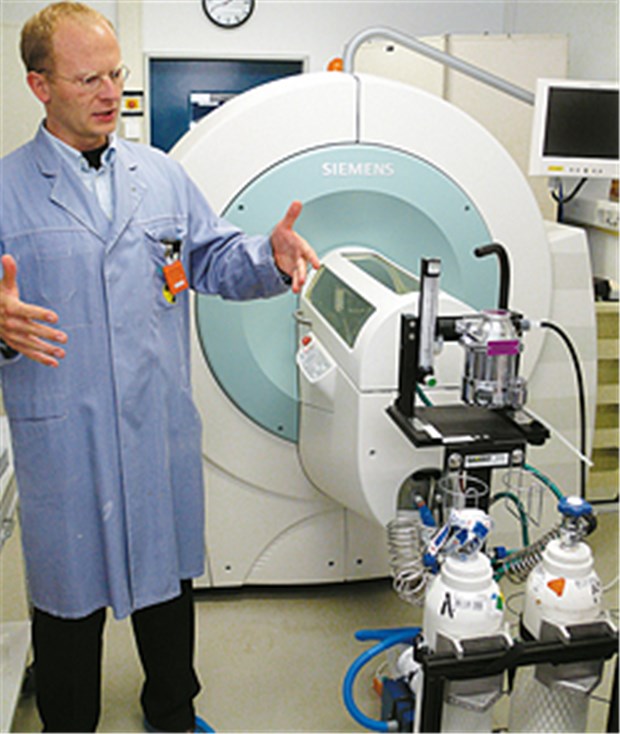Bayer Schering setzt auf molekulare Bildgebung bei der Alzheimer-Diagnose In Computertomografen werden die Kontrastmittel an Ratten getestet.