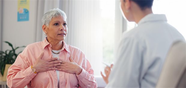 Begünstigen Gichtanfälle tachykarde Arrhythmien? Patientin in der Sprechstunde.