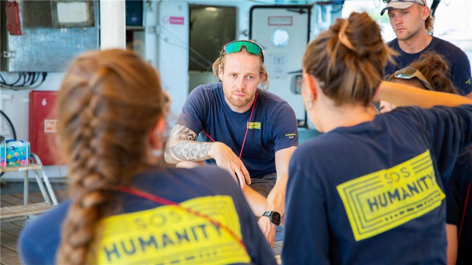 Jörg Schmid ist Arzt in Weiterbildung und war über mehrere Wochen Teil der Crew ...