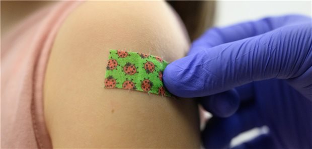 US-Regierung senkt Zahl der für Kinder empfohlenen Impfungen Mädchen bei einer Impfaktion