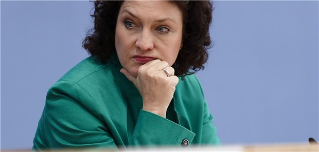 Koalition in der Klemme: Krankenkassen fürchten teure Fehlinterpretationen Kritisiert den drohenden Geld-Verschiebebahnhof der Bundesregierung: Dr. Carola Reimann, Vorstandsvorsitzende des AOK-Bundesverbandes.