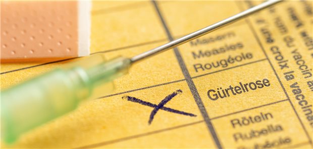 Was bedeutet die erweiterte Herpes-zoster-Indikationsimpfung für die Praxis? Impfausweis