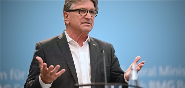 Manne Lucha (Bündnis 90/Die Grünen), Baden-Württembers Minister für Gesundheit will endlich höhere Organspendezahlen erreichen. Die Landesregierung plädiert daher für die Einführung einer Widerspruchslösung. (Archivbild)