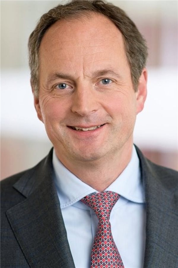 apoBank ab März unter neuer Führung Matthias Schellenberg führt ab März die Deutsche Apotheker- und Ärztebank.