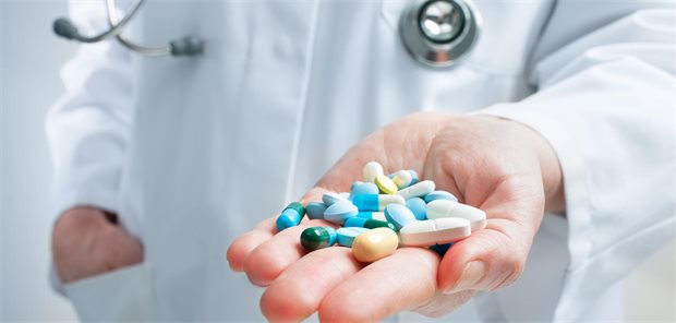 Überversorgung im Praxisalltag: Was treibt sie an, und was können Hausärzte dagegen tun? Medikamentöse Therapie ohne Krankheit?