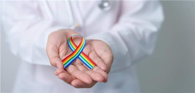 Behandlung queerer Patienten: Diese Praxen sind besonders sensibilisiert Nicht alle Ärztinnen und Ärzte sind für die Bedürfnisse queerer Menschen sensibilisiert.