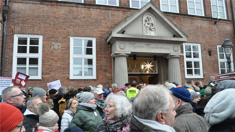 Protest gegen die Verlagerung des Marien-Krankenhauses in Lübeck am 21. Januar 2023.