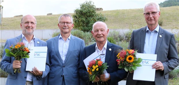 Kammer-Ehrennadel für drei Thüringer Ärzte Professor Bernward Lauer, Landesärztekammer-Präsident Dr. Hans-Jörg Bittrich, PD Dr. Christian Köhler, Dr. Carsten Wurst (v.l.n.r.).