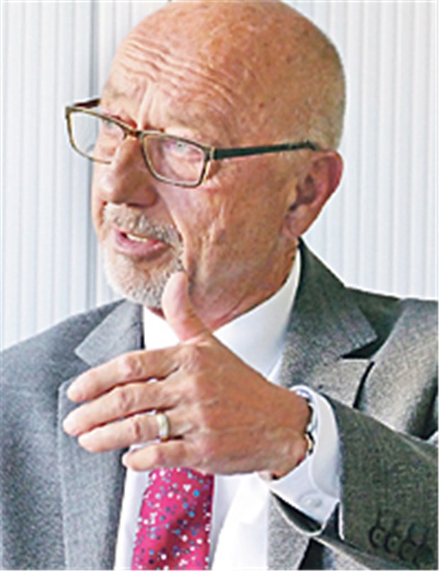 In Heimen tickt eine Zeitbombe Rolf Höfert, Geschäftsführer des Deutschen Pflegeverbandes.