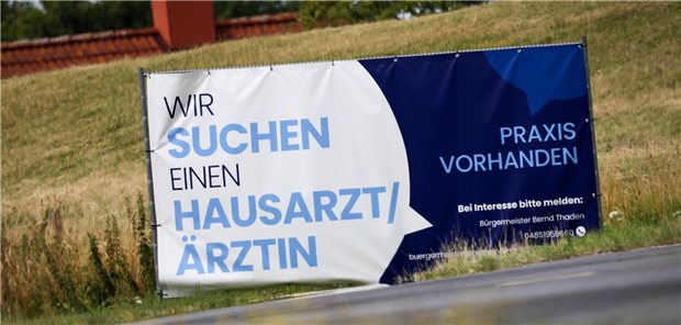 So verbessern Kommunen die ärztliche Versorgung vor Ort Um Ärzte zu gewinnen, lassen sich Kommunen einiges einfallen - auch über Werbeschilder hinaus.