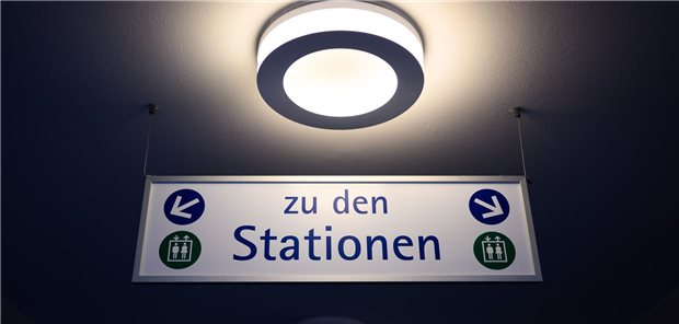 Deshalb ist der Streit um Lauterbachs Erbe voll entbrannt Unklarer Ausgang: In welche Richtung geht der Umbau der Kliniklandschaft? (Symbolbild)