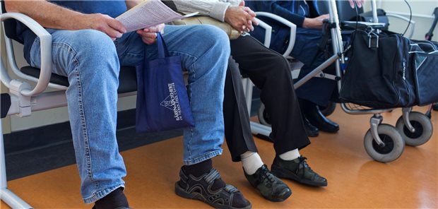 Zi-Auswertung: Patienten warten durchschnittlich 8,6 Tage auf Facharzttermine Volle Wartezimmer sind in vielen Bereichen Realität.