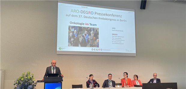 Strahlentherapie: Mehr Lebensqualität durch Organerhalt und weniger Nebenwirkungen Die Votragenden der Pressekonferenz von links nach rechts: Dirk Vordermark, Anca Grosu, Daniel Fleischmann, Livia Schmidt, Mechthild Krause und Wilfried Budach