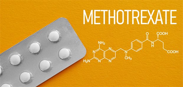 Labor-Monitoring unter Methotrexat: Sind die Leitlinien zu strikt? Medikamentenblister mit Methotrexat.