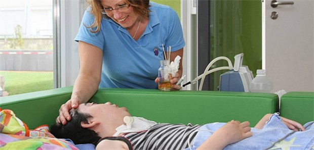 Flammender UN-Appell zur Stärkung der Gesundheitssysteme Weltweit könnten bis 2030 18 Millionen Pflegekräfte fehlen.