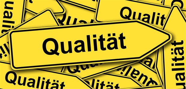 GKV-Sparpaket: Regierung sieht keine Auswirkungen auf Versorgungsqualität Das Foto zeigt Schilder mit der Aufschrift "Qualität".
