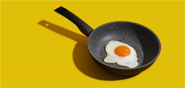 Intensivmediziner warnen vor übereiltem PFAS-Verbot Wenn von PFAS die Rede ist, wird unweigerlich die Teflonpfanne als typisches Beispiel genannt. Doch per- und polyfluorierte Alkylsubstanzen kommen auch in vielen Arzneimitteln und Medizinprodukten vor.