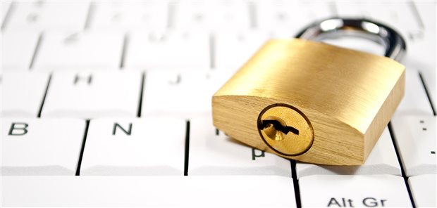 Bundesdatenschutzbeauftragte: ePA-Zugriff ist noch nicht EU-konform Ein Vorhängeschloss liegt auf einer PC-Tastatur